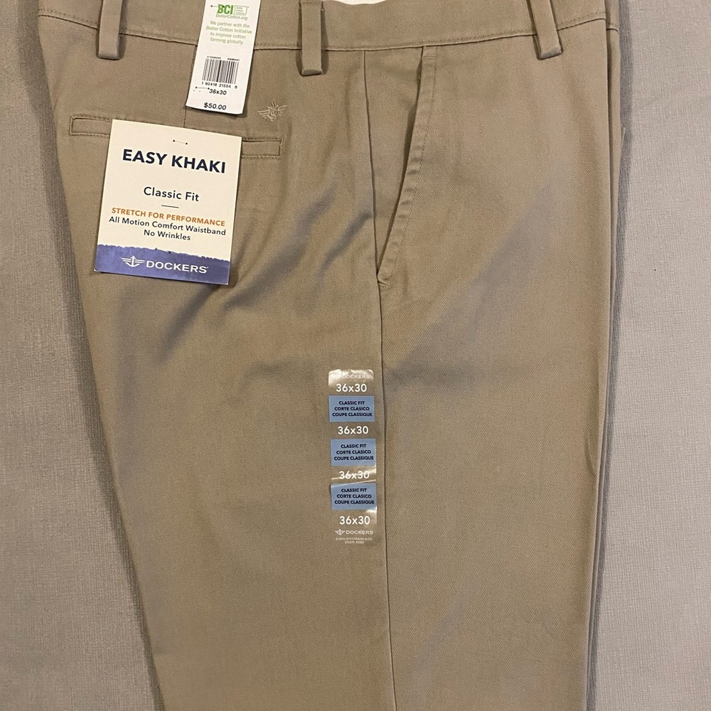 NWT Dockers Men's Classic Fit Khaki Pants - Tan
